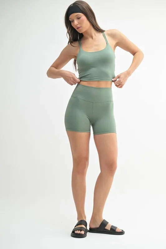 Her Femme Fit Cloud Sculpt Crisscross Sports Bra in Moss, detail view 3