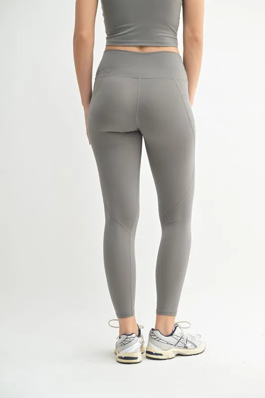 Her Femme Fit Cloud Sculpt High-Rise Leggings in Pewter, detail view 2