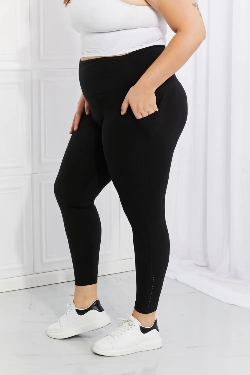 Her Femme Fit Reflective Dot Active Leggings in Black, detail view 7
