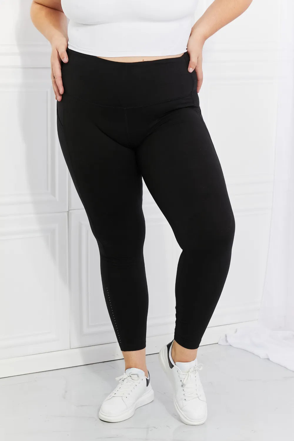 Her Femme Fit Reflective Dot Active Leggings in Black, detail view 5